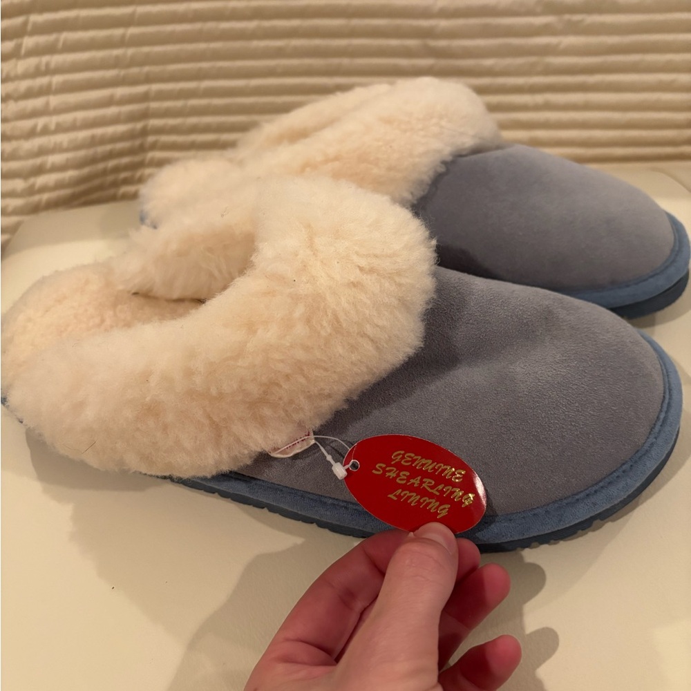 Cozy Women's Shearling Slippers, size 9M